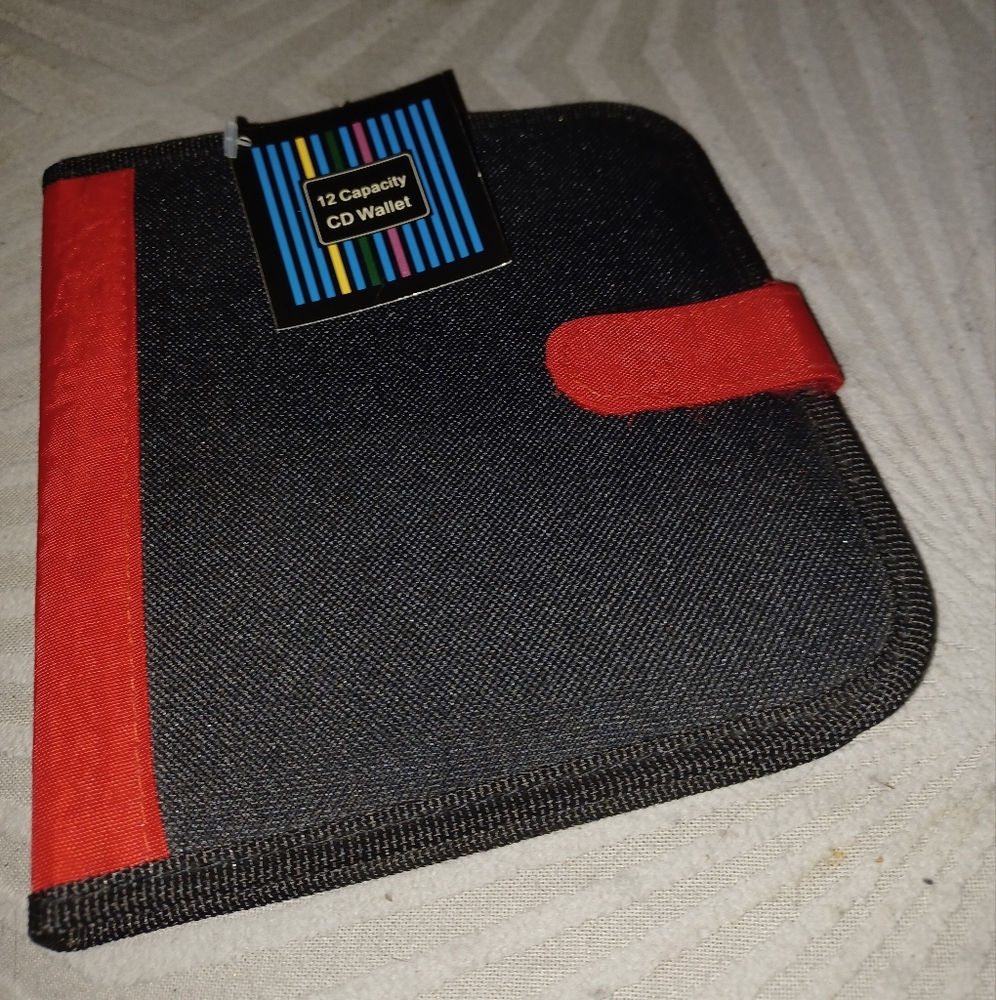 CD/DVD Holder ~ Nylon ~ 12 Disc Capacity ~ Classic Wallet ~ Black & Red